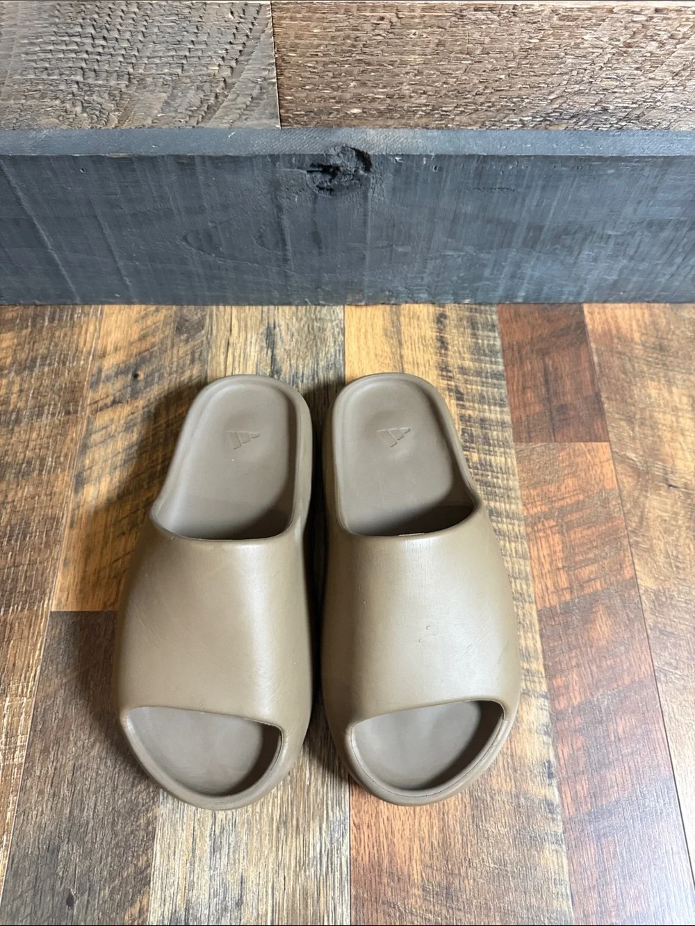adidas Yeezy Slide Brown Tan Comfort Slide Sandals Size 8